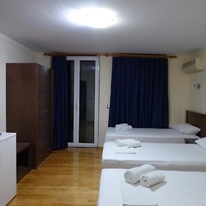 Dreibettzimmer